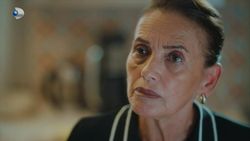 Rezumat episodul 10 „Fata de la fereastră”, difuzat în 20 octombrie la Kanal D: Tensiunile încep să crească între Sedat, Nalan și Cana Rezumat episodul 10 „Fata de la fereastră”, difuzat în 20 octombrie la Kanal D: Tensiunile încep să crească între Sedat, Nalan și Cana